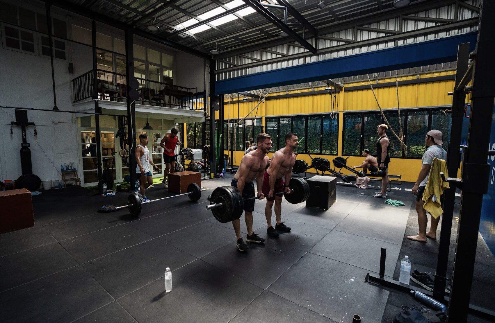 Thonglor CrossFit - two men doing deadlift